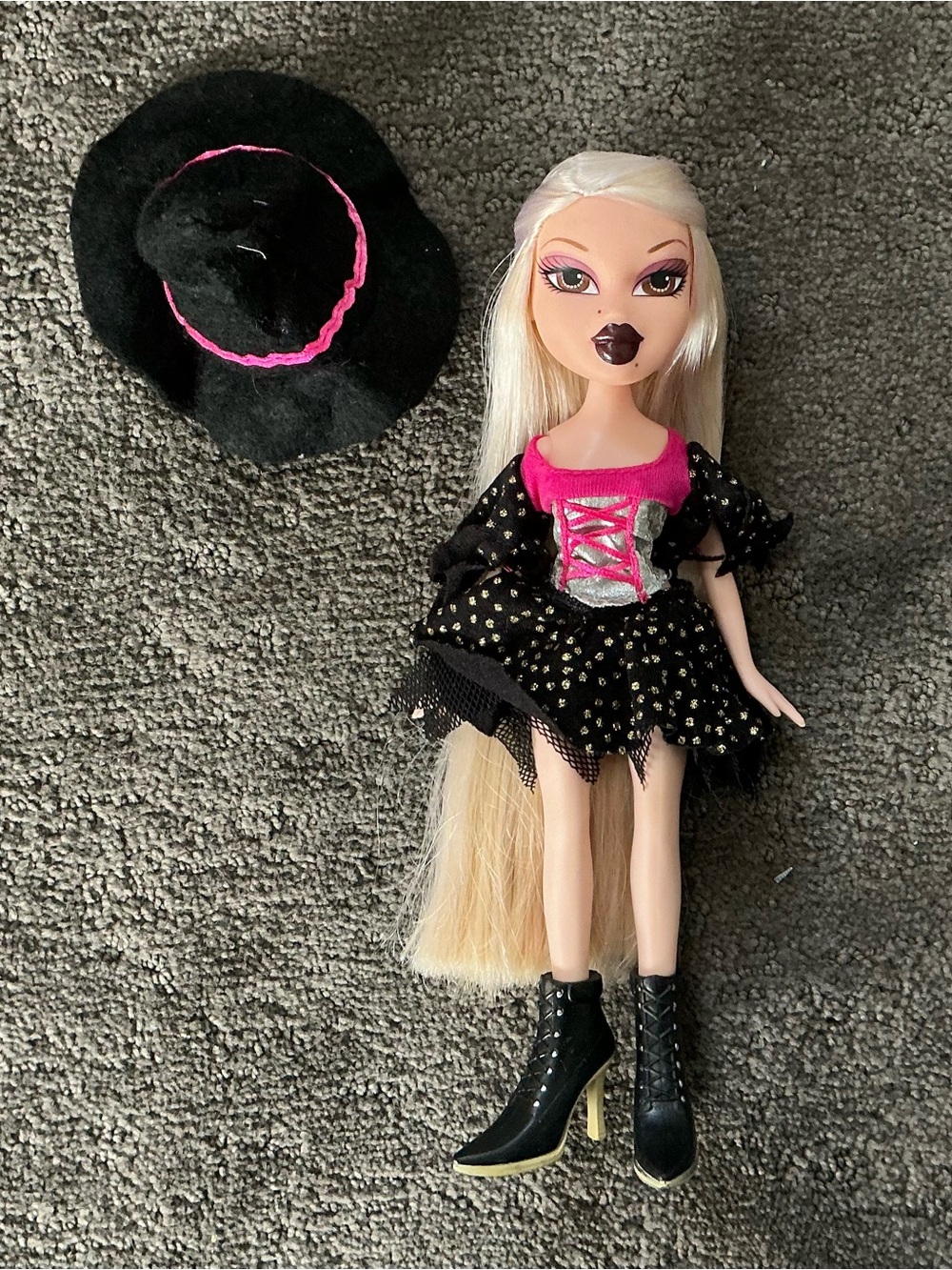 Bratz Costume Party Lela variant - custom thatched reroot with blonde saran